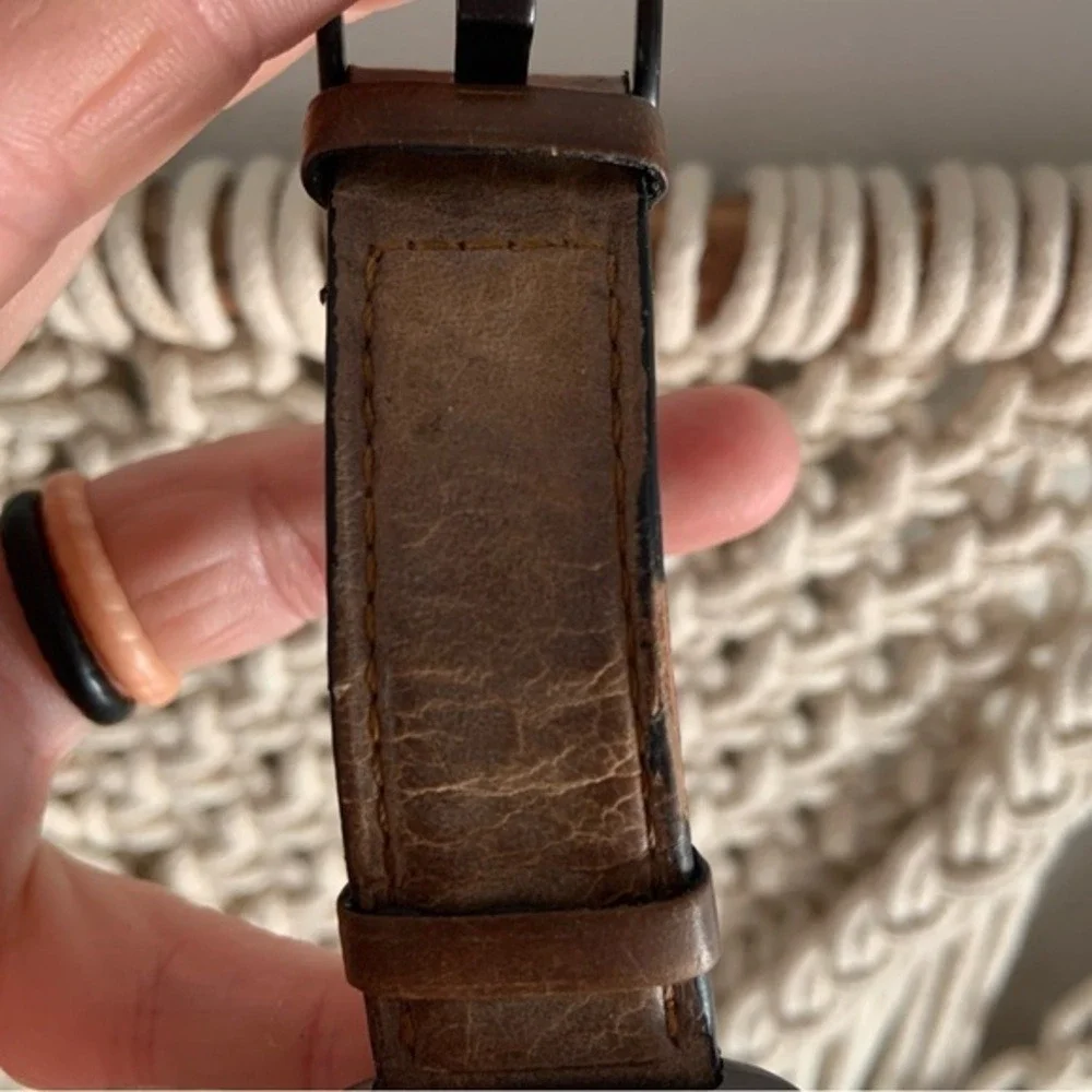 FITBIT‎ Versa 2 Smartwatch With Leather Band and Charger